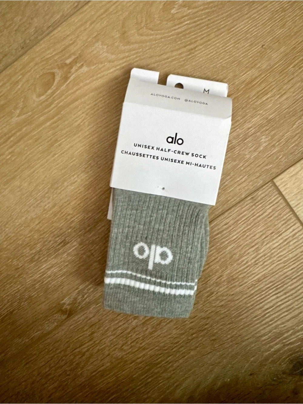 ALO Yoga Unisex Crew Sock Bundle Charcoal Green & Heather Grey NWT Size M